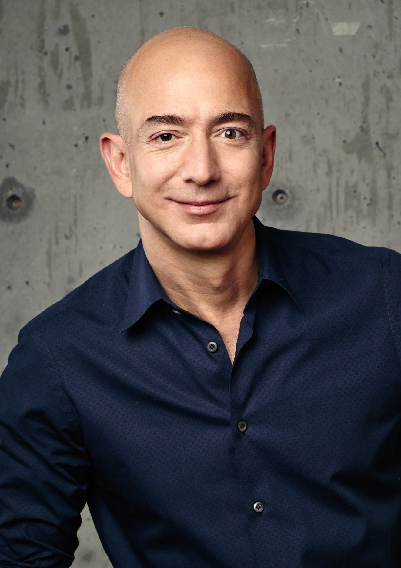 How tall is Jeff Bezos?
